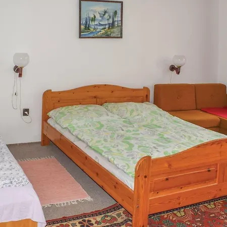 Дом отдыха Two Bedroom Holiday In